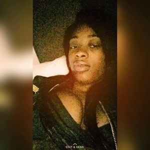 Meet your Posher, Shakia